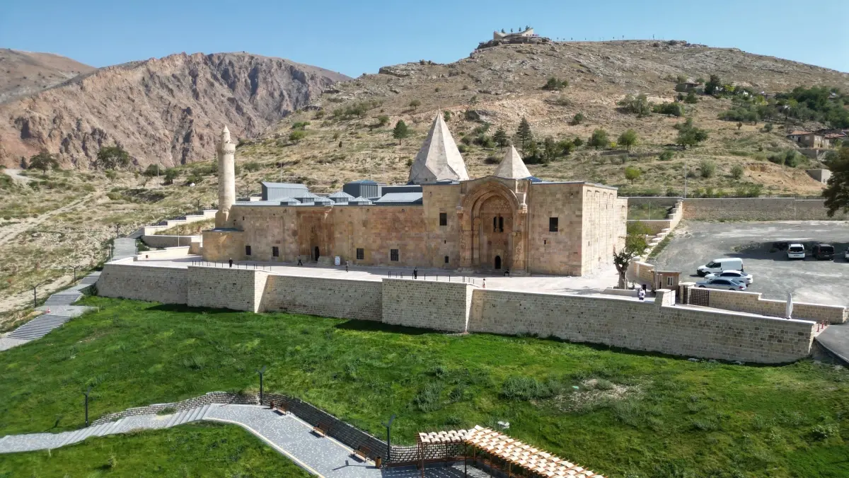 Divriği Ulu Camii\'nin Huzur Veren Şifahaneleri