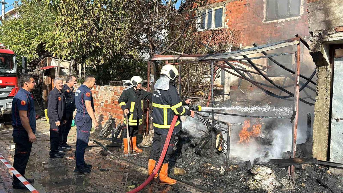 Kastamonu\'da Yangın: İki Ev Hasar Gördü