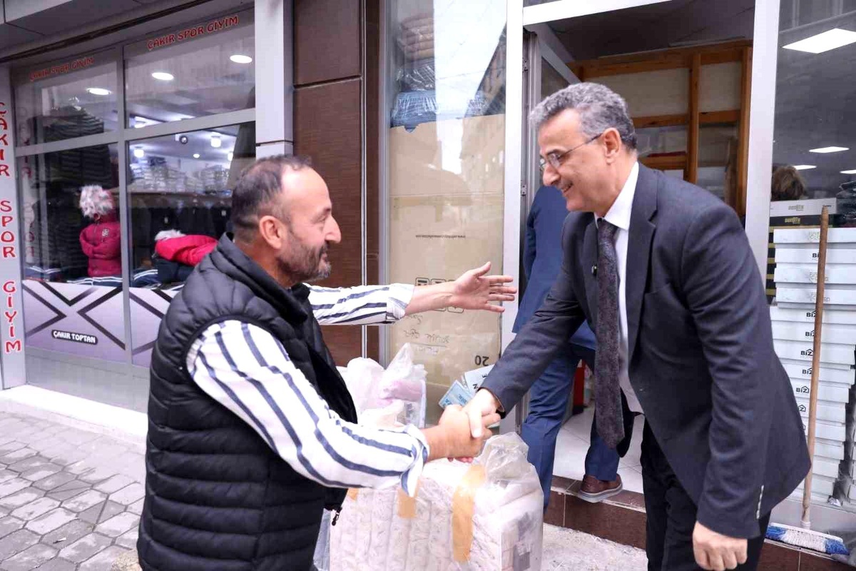 Başkan Kurnaz: "Esnafımızın konforuna özen gösteriyoruz"