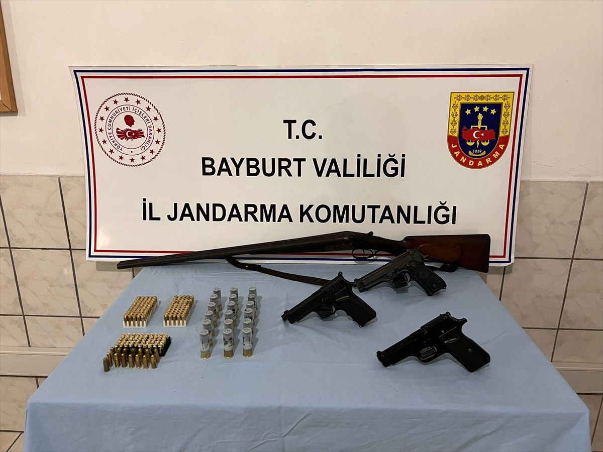 Bayburt\'ta Kaçak Silah Operasyonu