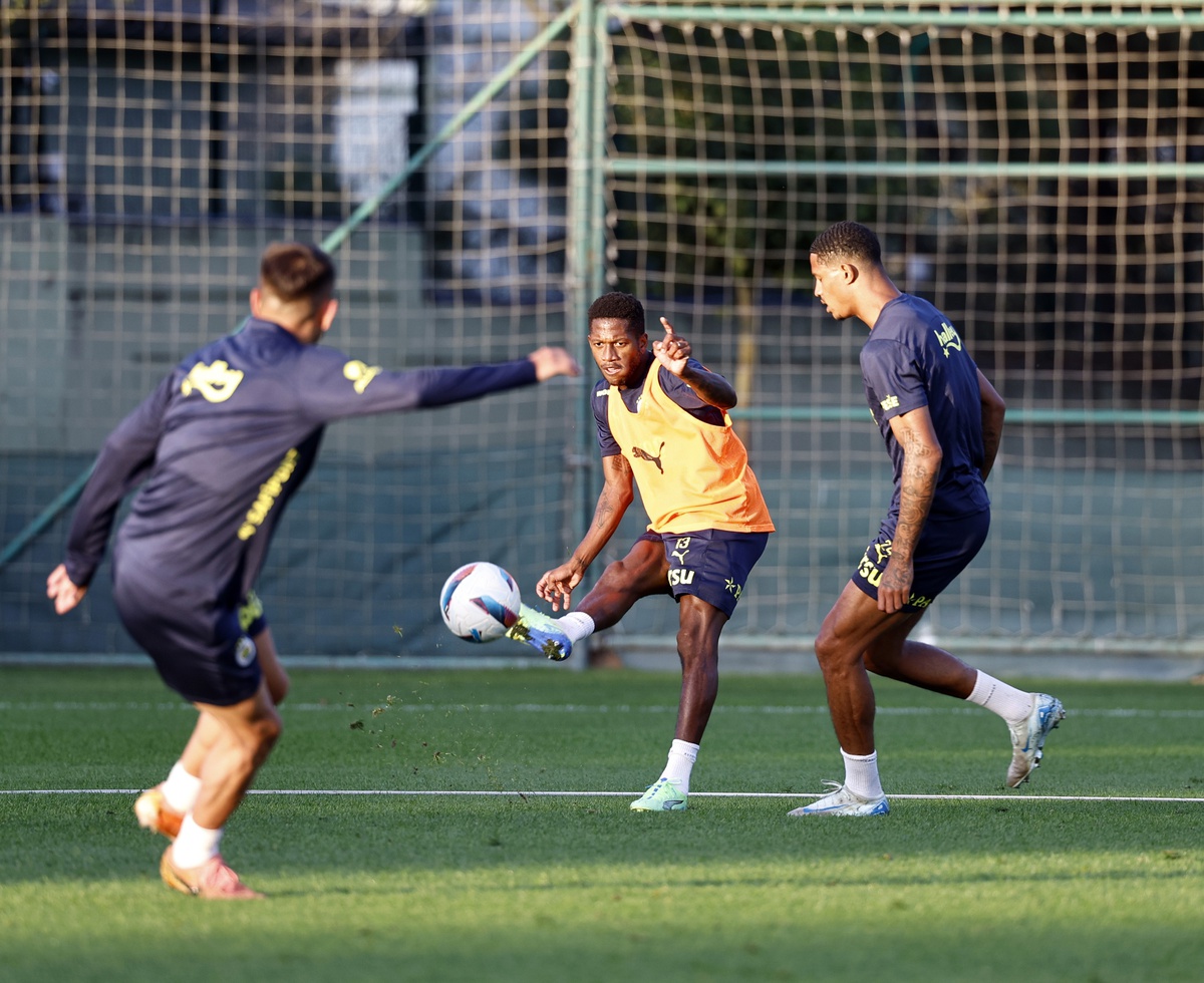 Fenerbahçe Samsunspor Maçına Hazırlanıyor