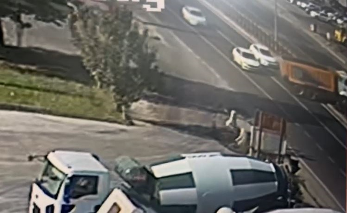 Bingöl\'de Kamyon Refüje Çıktı