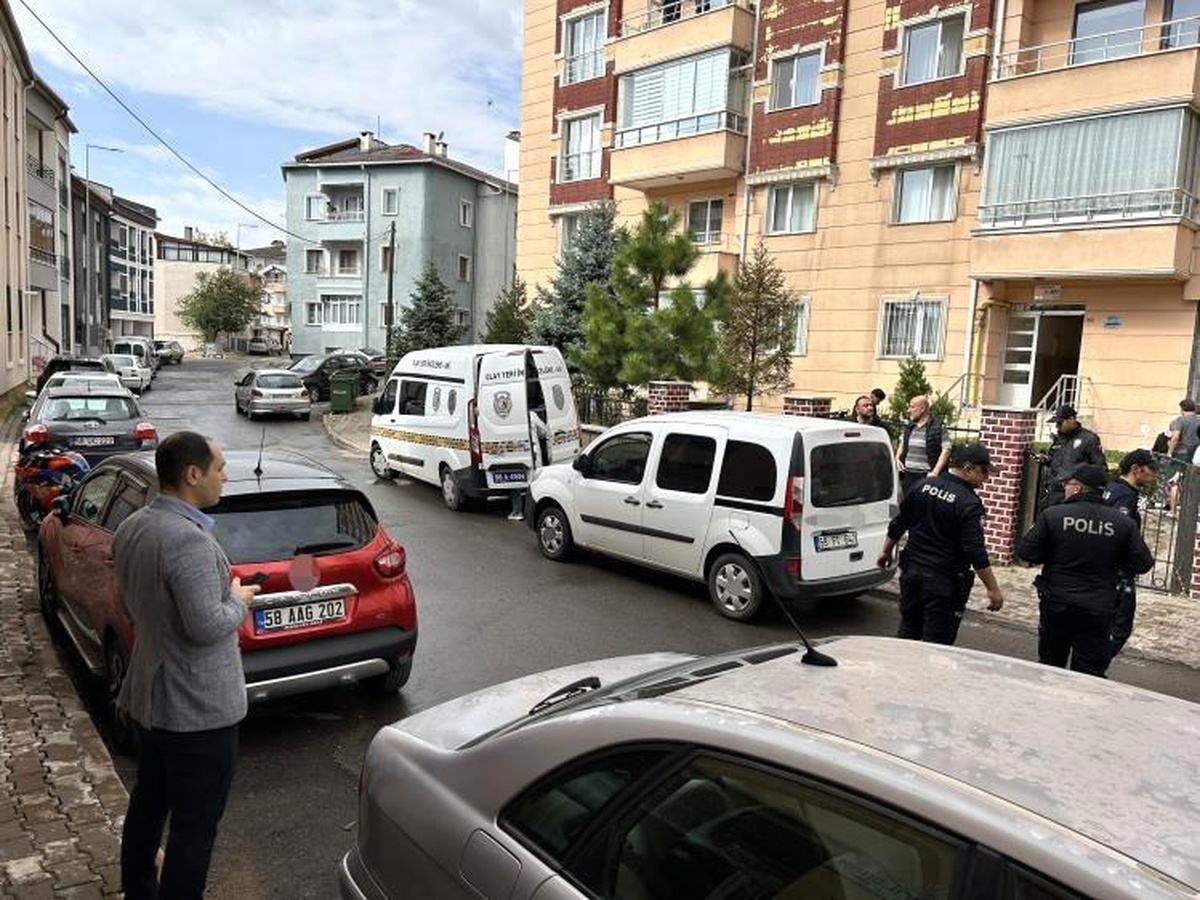 Sivas\'ta Emekli Öğretmenin Silahlı Saldırısı: Bir Ölü