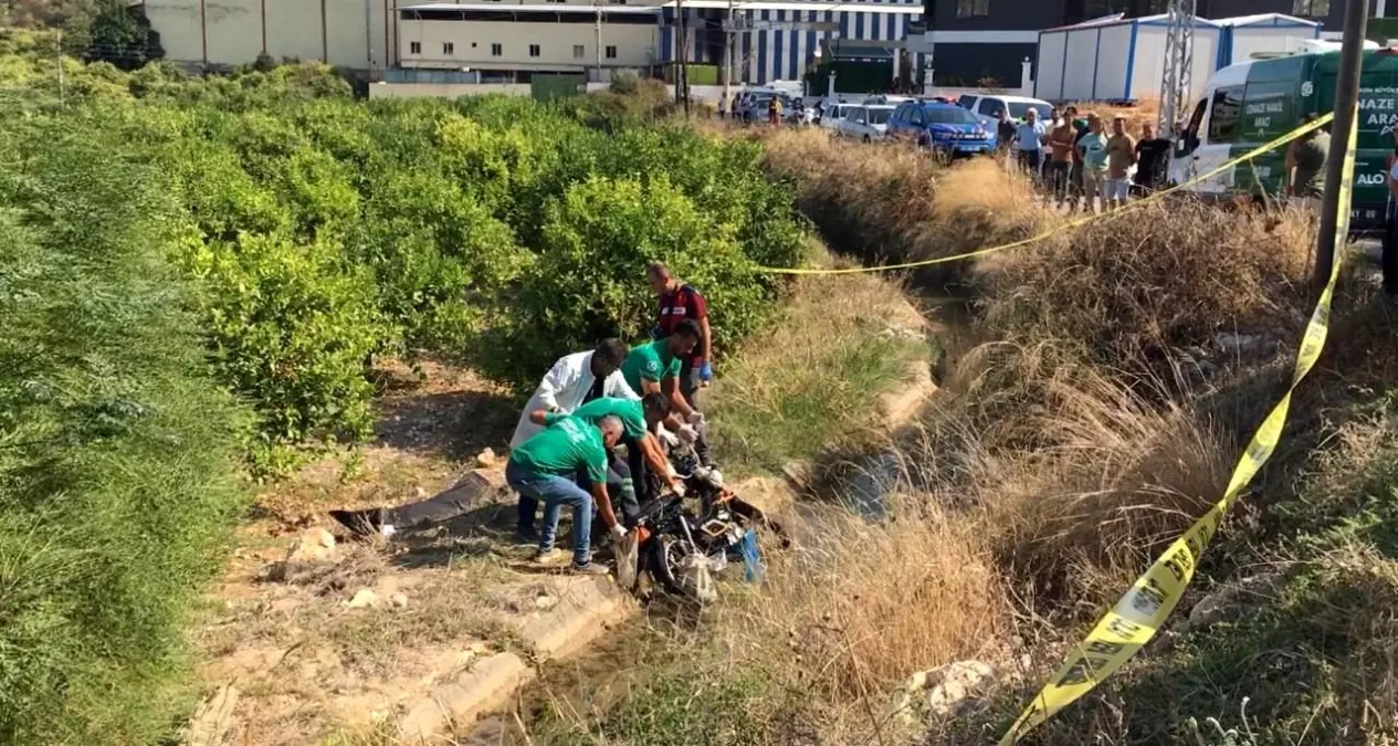 Mersin\'de Motosiklet Kanalda: Sürücü Hayatını Kaybetti