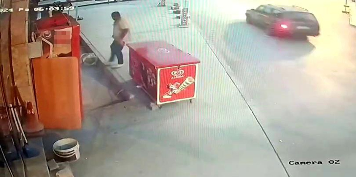 Elazığ\'da Sehpa Hırsızlığı Kamerada