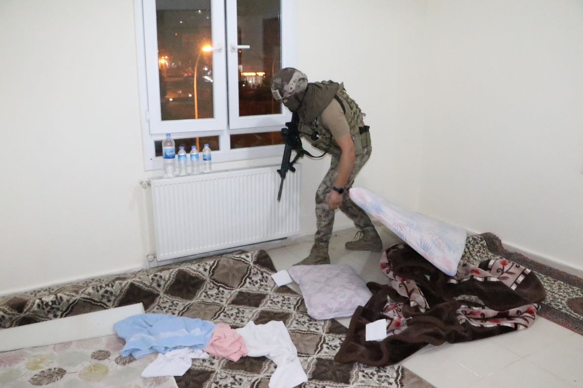 Şanlıurfa\'da Uyuşturucu Operasyonu: 20 Gözaltı