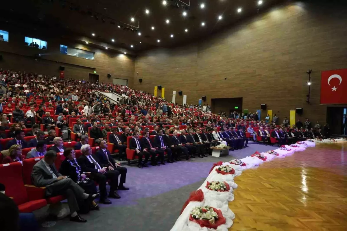 Türkiye Yüzyılında I. Uluslararası Türk Diasporası Sempozyumu Erzincan\'da Başladı