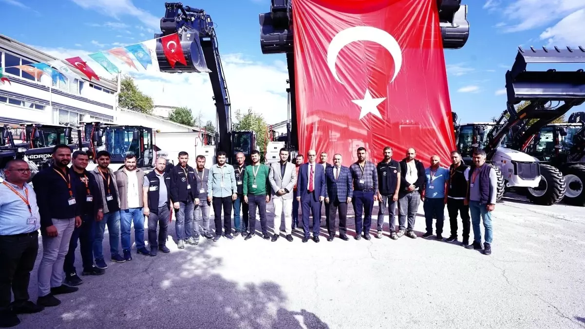 Yeşilyurt Belediyesi, 15 Yeni İş Makinası ile Araç Filosunu Güçlendirdi