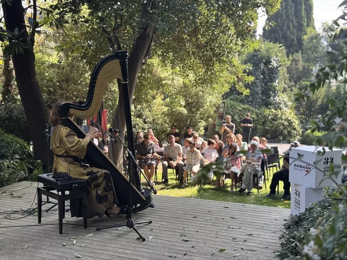 Arpist Meriç Dönük\'ün Müziği