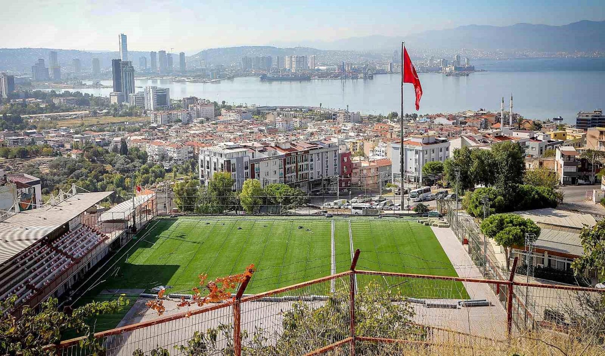 Bayraklı\'da Şehit Ümit Boz Spor Tesisi yenileniyor