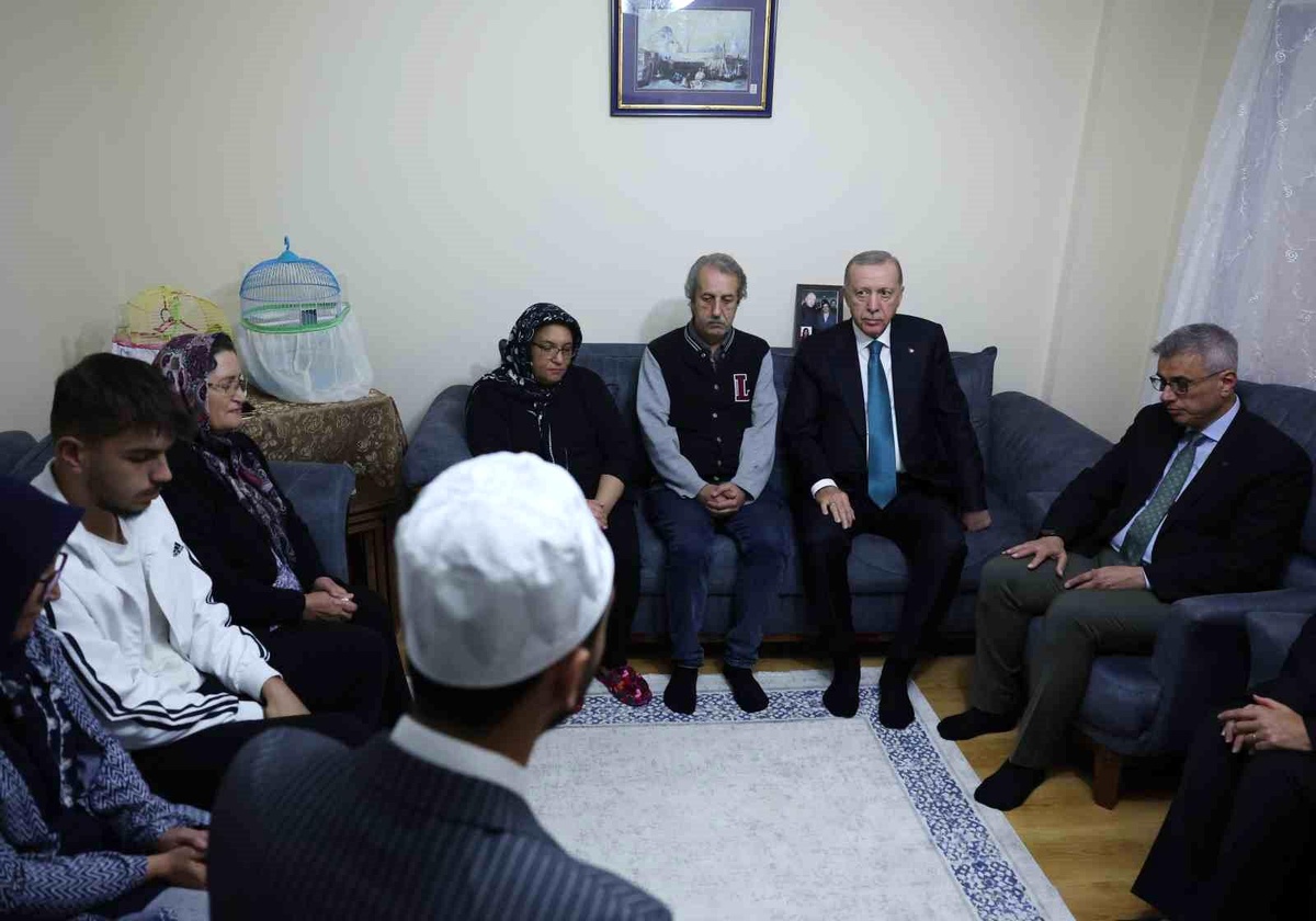 Cumhurbaşkanı Erdoğan\'dan AK Parti\'li Önderoğlu\'nun ailesine taziye ziyareti