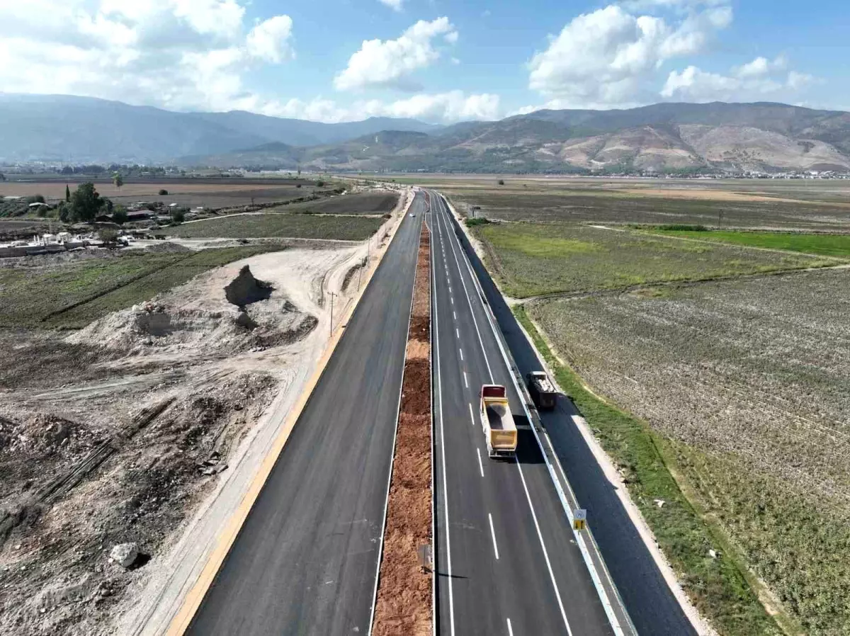 Hatay Havalimanı Yolu Yenilendi