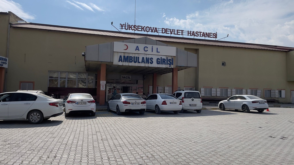 Hakkari\'de Bıçaklı Saldırı: 2 Yaralı