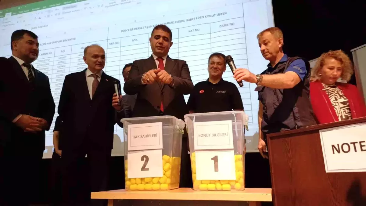 Düzce\'de Deprem ve Sel Mağdurlarına Yeni Konutlar Teslim Edildi