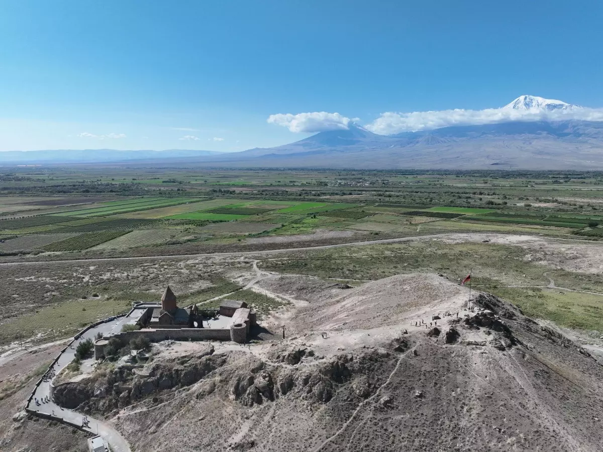 2 Bin Yıllık Ermeni Kilisesi Kalıntıları Keşfedildi