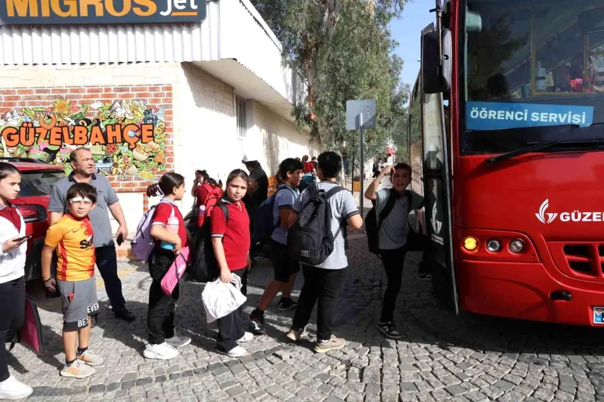 Güzelbahçe Belediyesi\'nden Öğrencilere Ücretsiz Servis Hizmeti