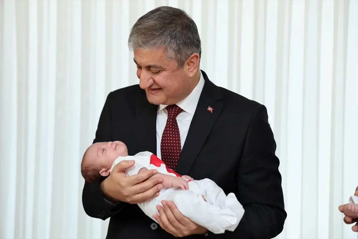 Üçüz Bebek Sevinci