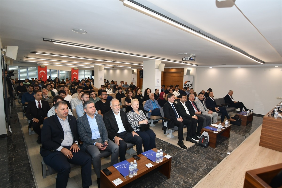 Otomotivde Dönüşüm Konferansı Konya\'da Yapıldı