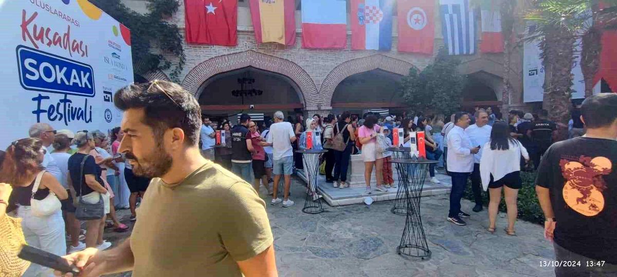 Kuşadası\'nda Uyuşturucu Farkındalık Etkinliği