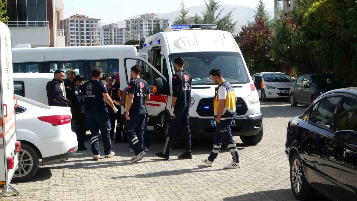 Malatya\'da Yangın: 3 Çocuk Kurtarıldı