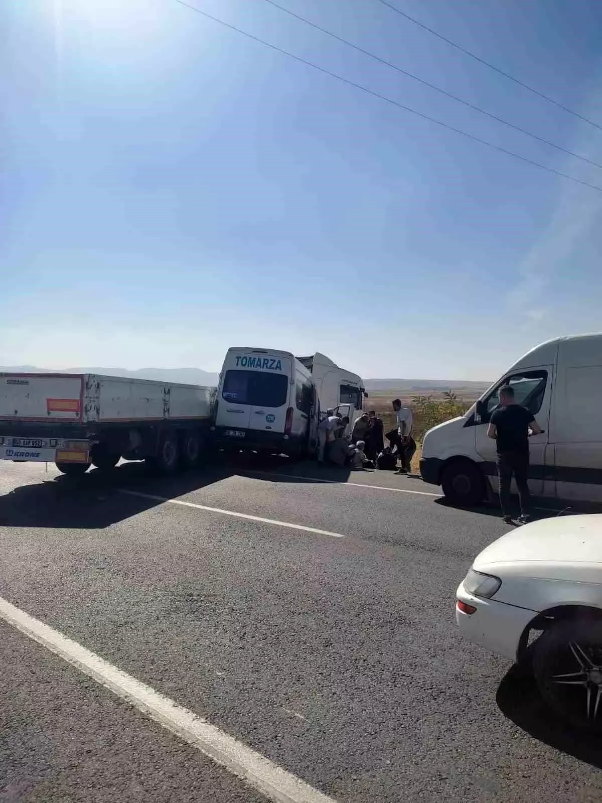 Kayseri\'de Minibüs-Tır Kazası: 11 Yaralı