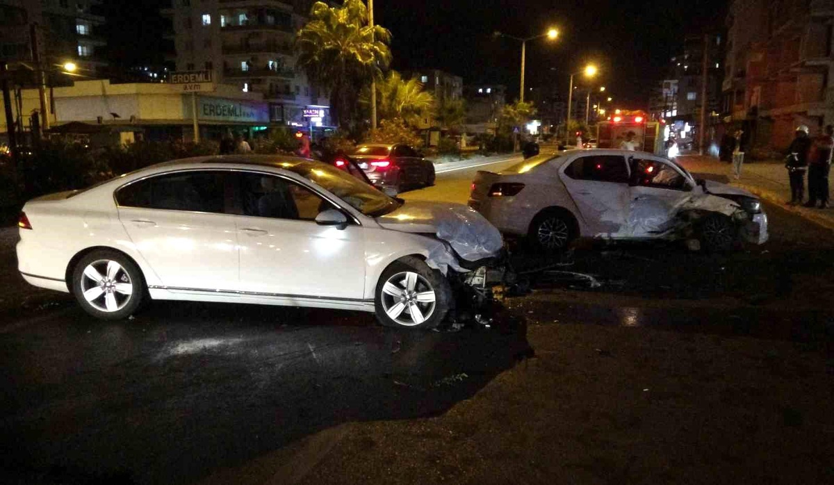 Mersin\'de Trafik Kazası: 4 Yaralı