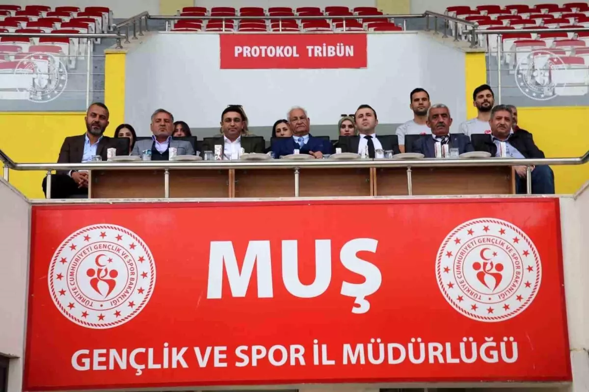 Muş\'ta Futbol Hakemleri Sezon Açılışı