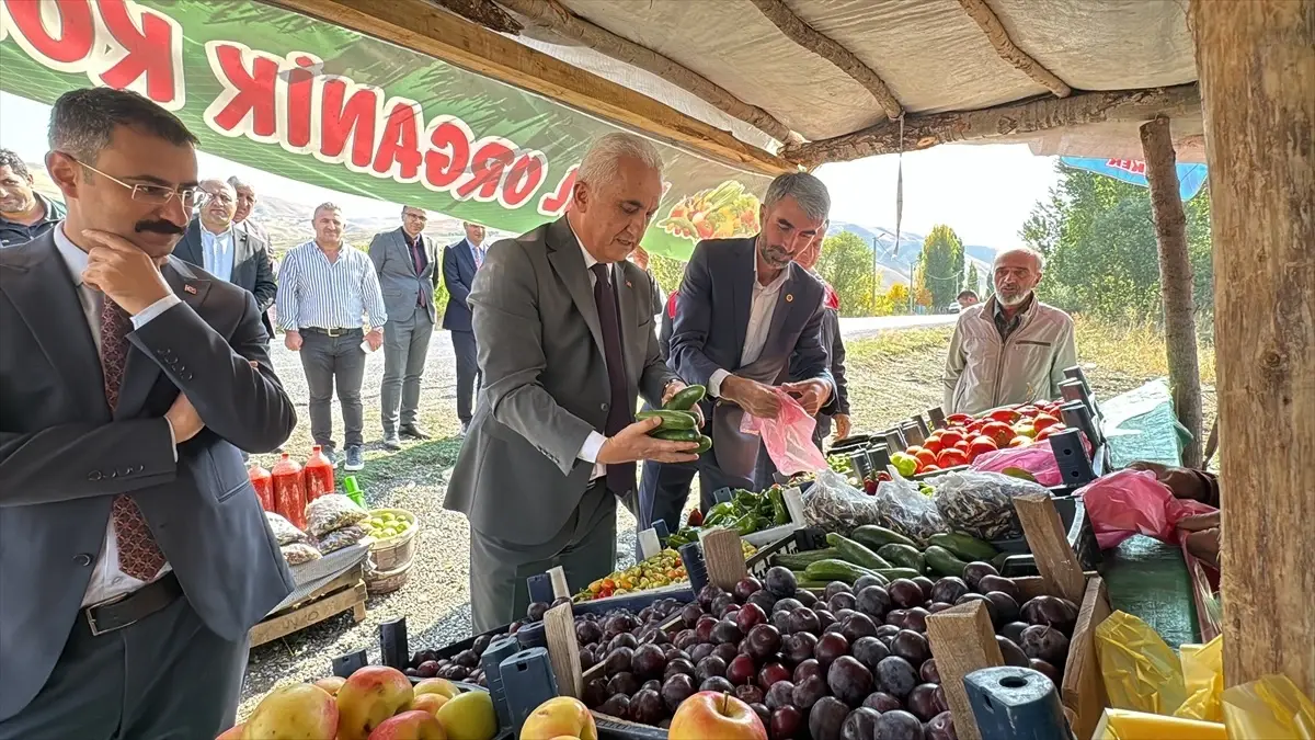 Vali Çakır\'dan Sebze Meyve Satıcılarına Ziyaret