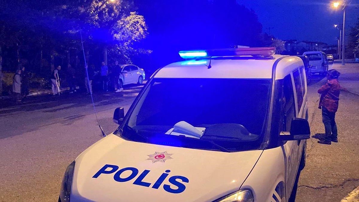 Karabük\'te Park Halindeki Araba Yangını