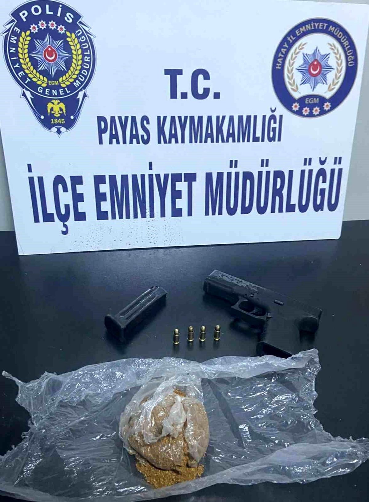 Hatay\'da Silah ve Uyuşturucu Ele Geçirildi