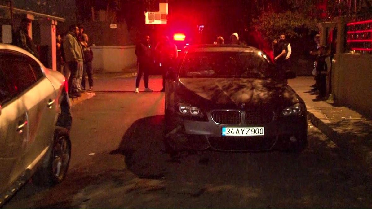 Pendik\'te Araca Pompalı Tüfekli Saldırı