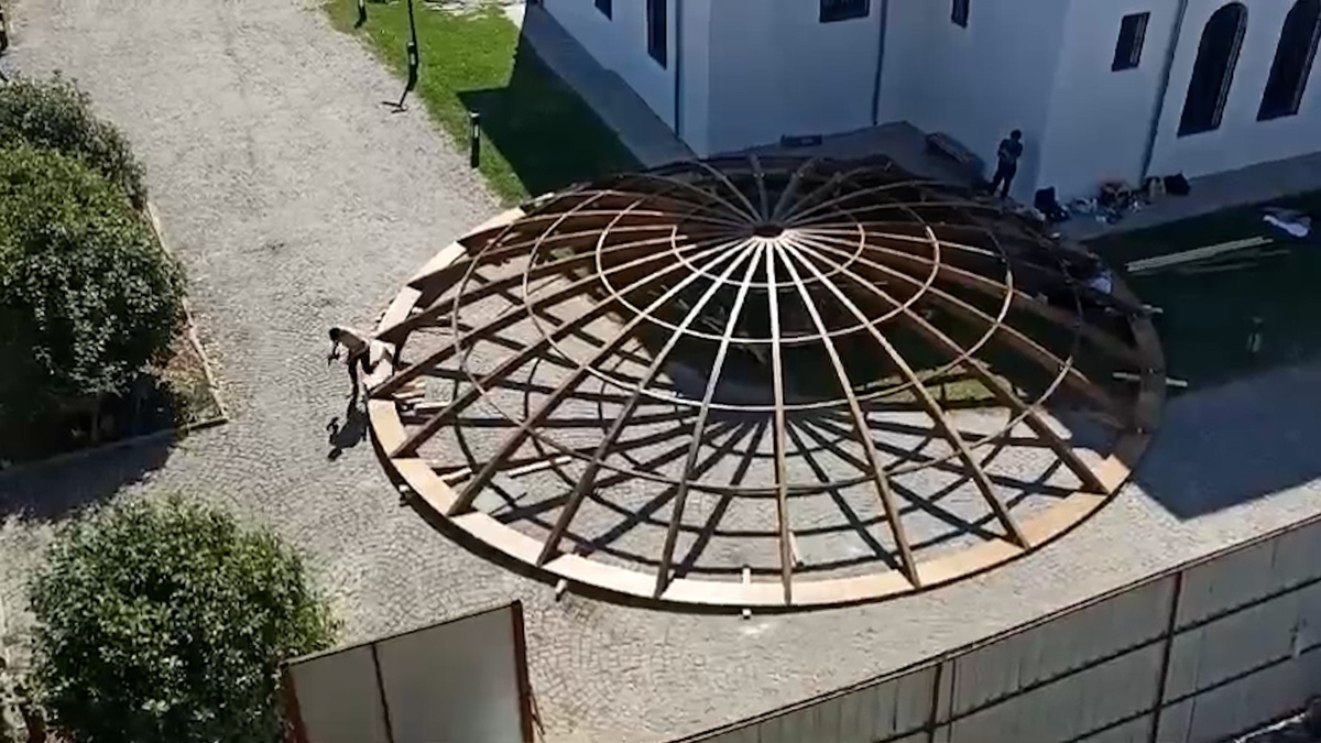 Diyarbakır\'da 1600 Yıllık Kiliseye Yeni Kubbe