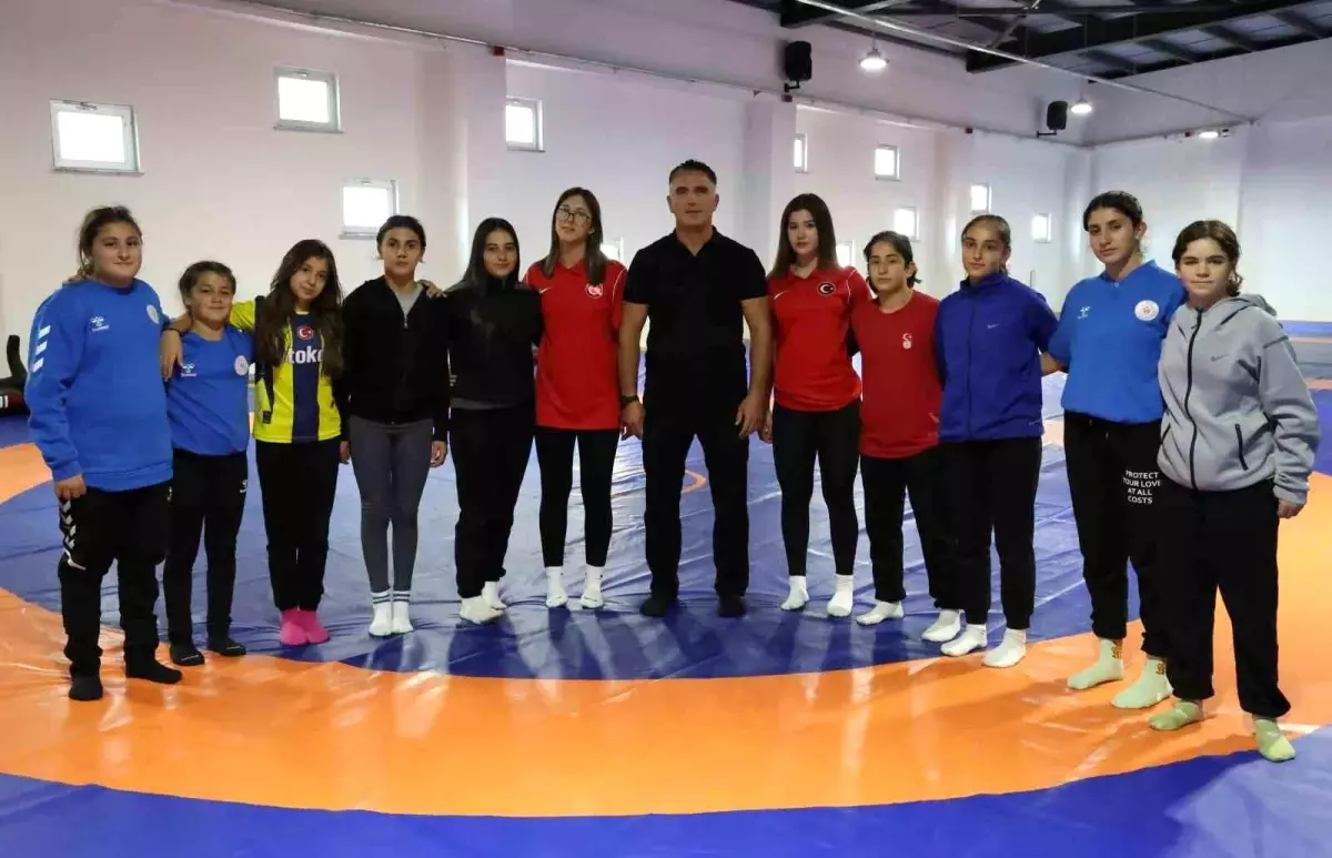 Zara\'nın Kadın Güreş Takımı Başarılarıyla Dikkat Çekiyor