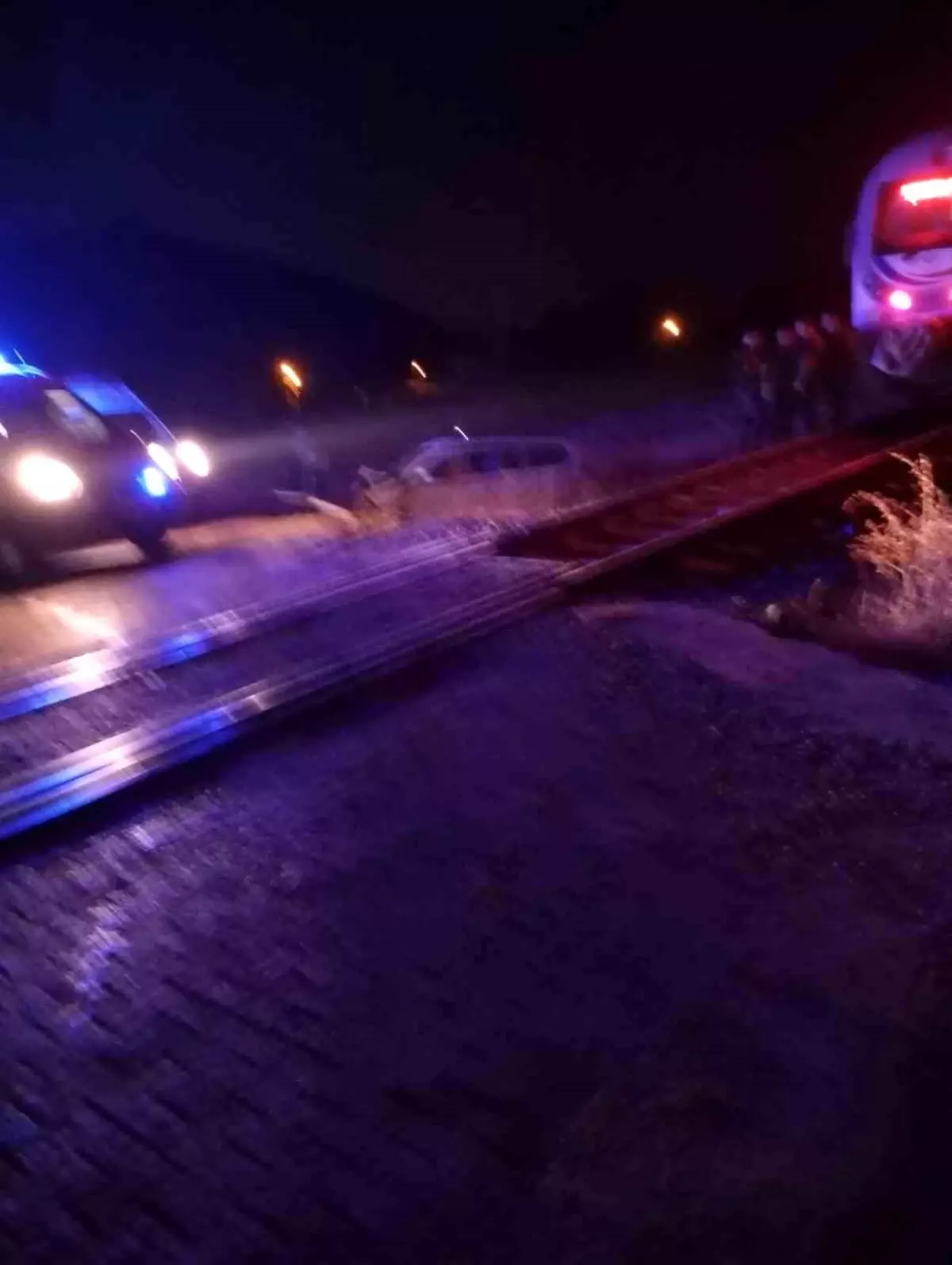 Yolcu Treni İşçi Servisine Çarptı: 5 Yaralı