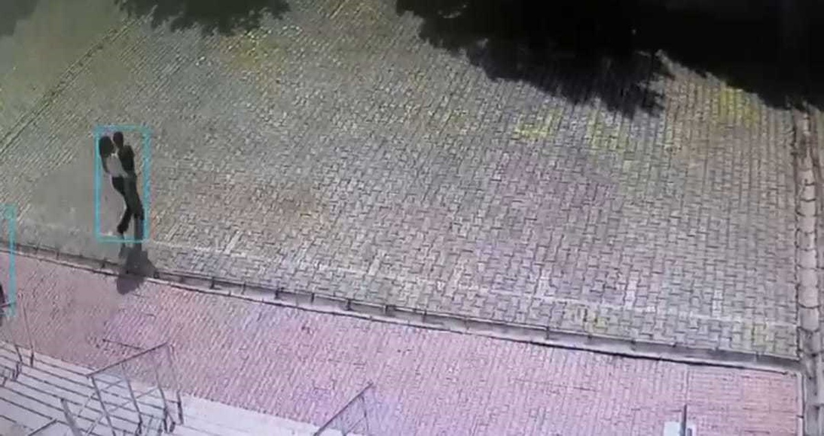 Deprem Anında Kahraman Öğretmen