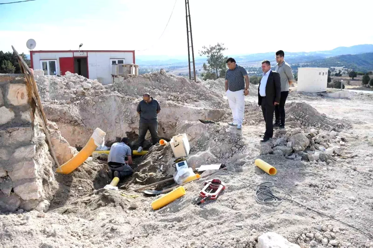 Emet Belediye Başkanı Koca, Doğalgaz Çalışmalarını İnceledi