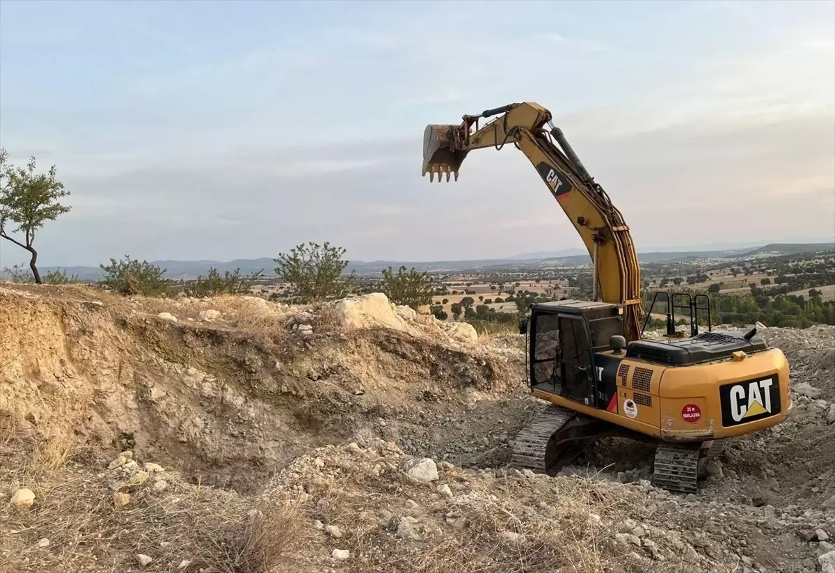 Gediz\'de İzinsiz Tarihi Eser Kazısı Yapıldı