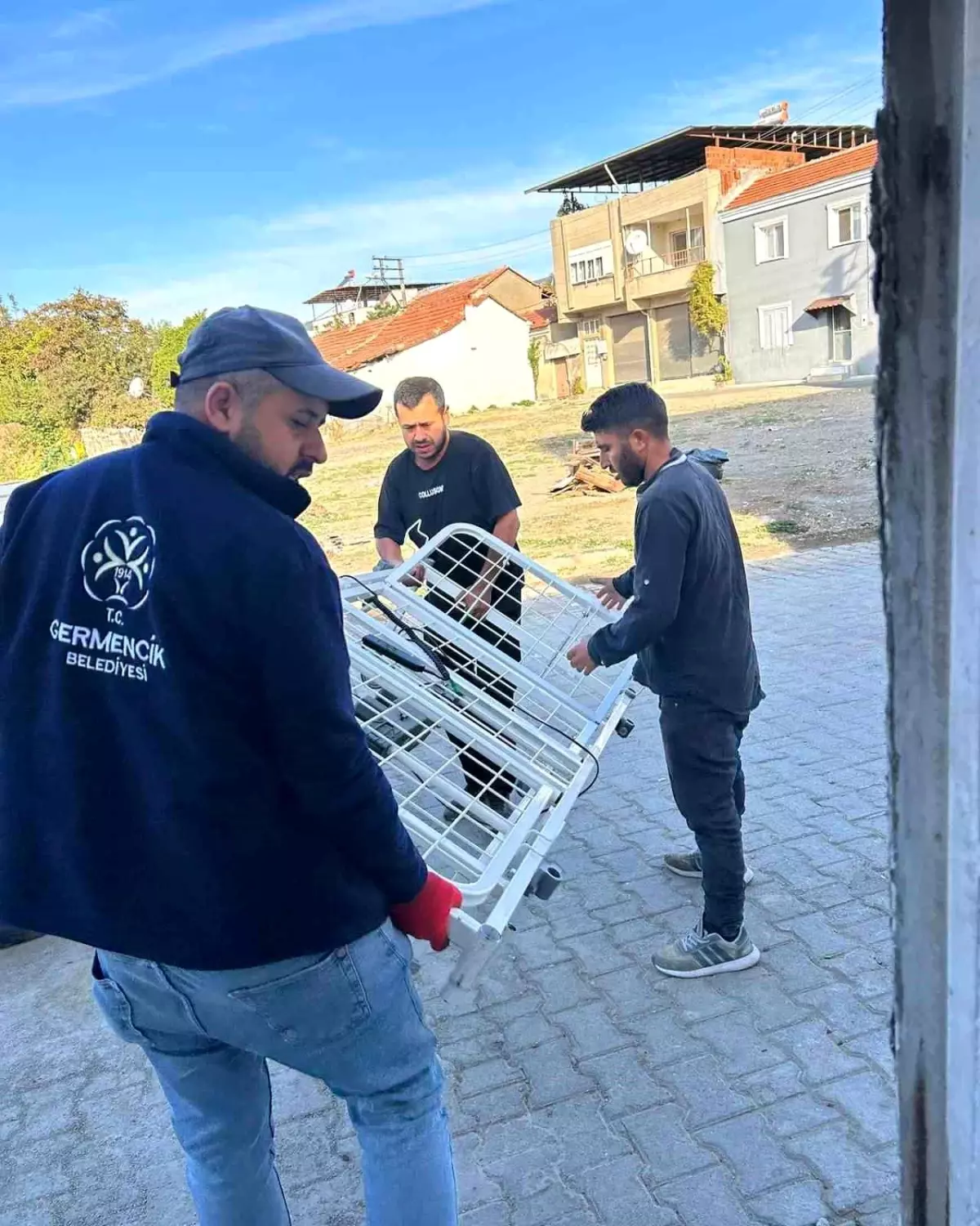 Germencik Belediyesi İkinci El Eşyaları İhtiyaç Sahiplerine Ulaştırıyor