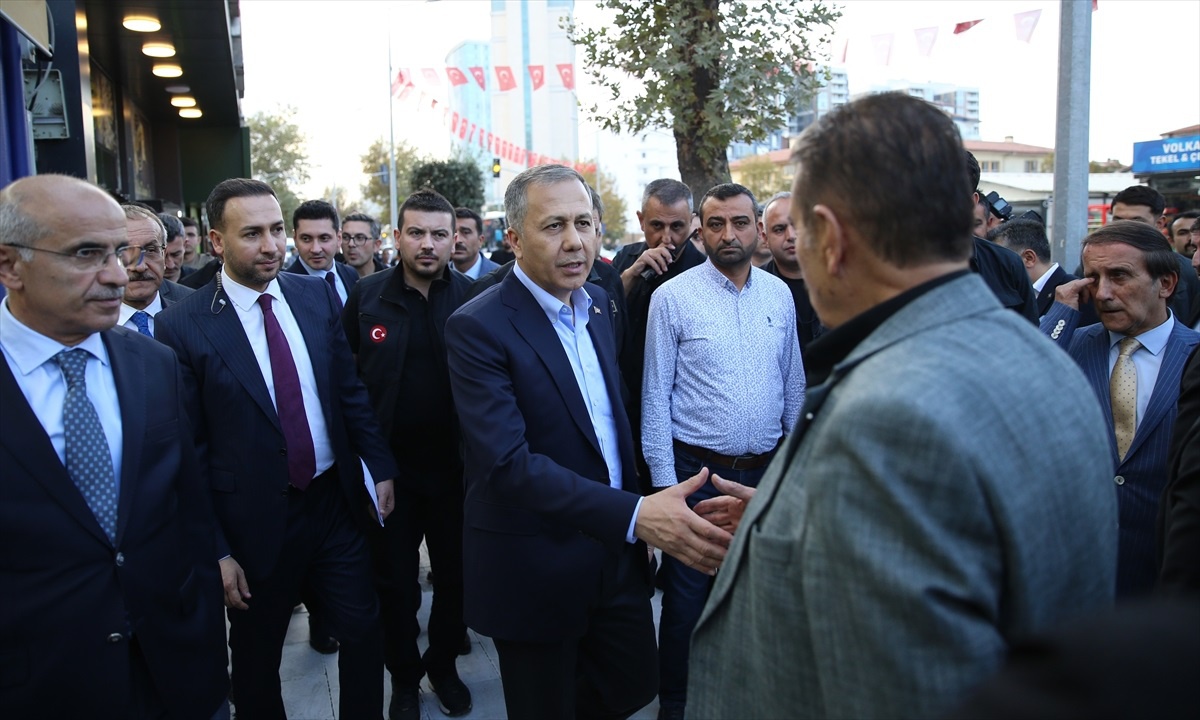 Bakan Yerlikaya Malatya\'da Esnafı Ziyaret Etti