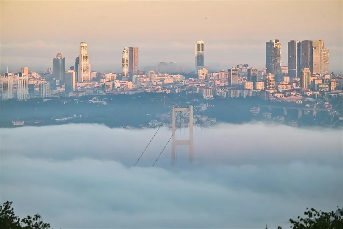 İstanbul Boğazı\'nda Gemi Trafigi Askıya Alındı