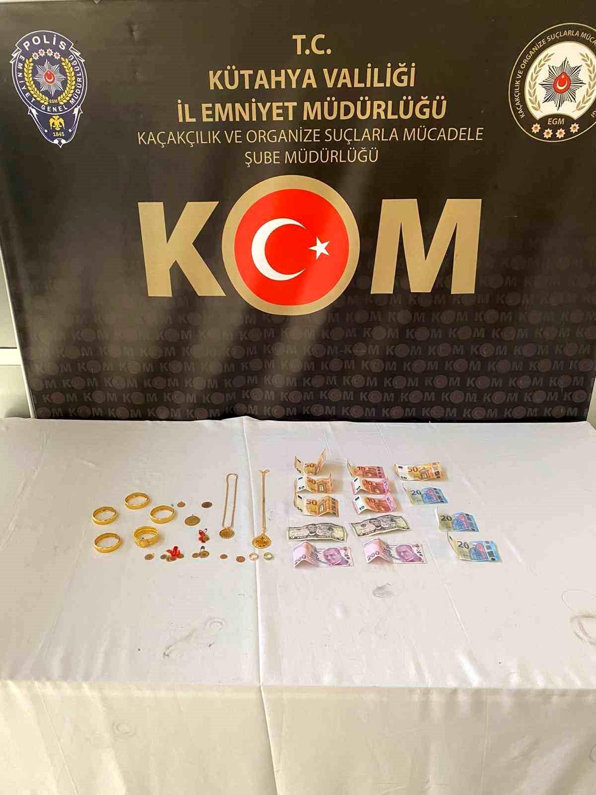 Kütahya\'da Dolandırıcılık: Mağdur Evindeki Altınları Kaybetti