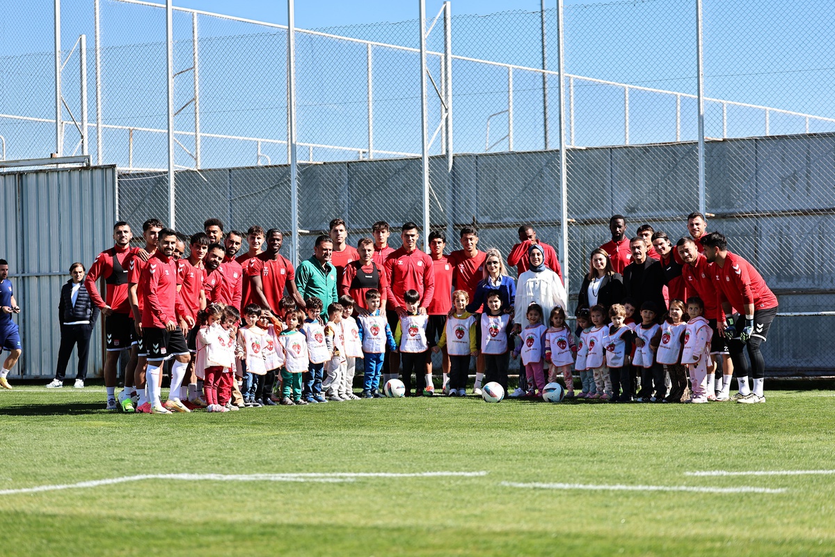 Sivasspor\'a Kreş Ziyareti!