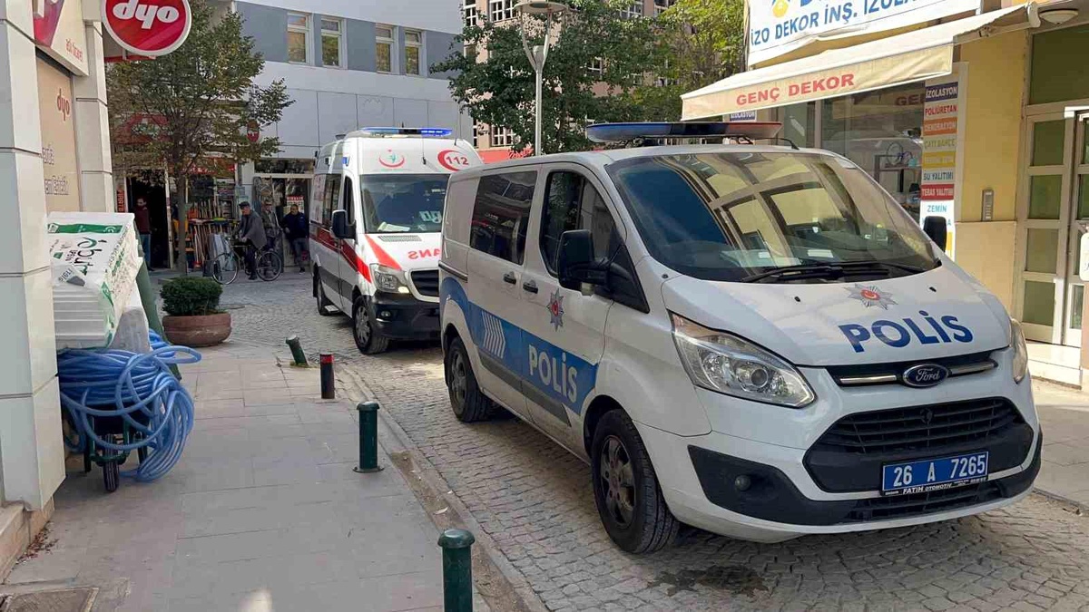 Eskişehir\'de Bıçaklı Kavga: 1 Yaralı
