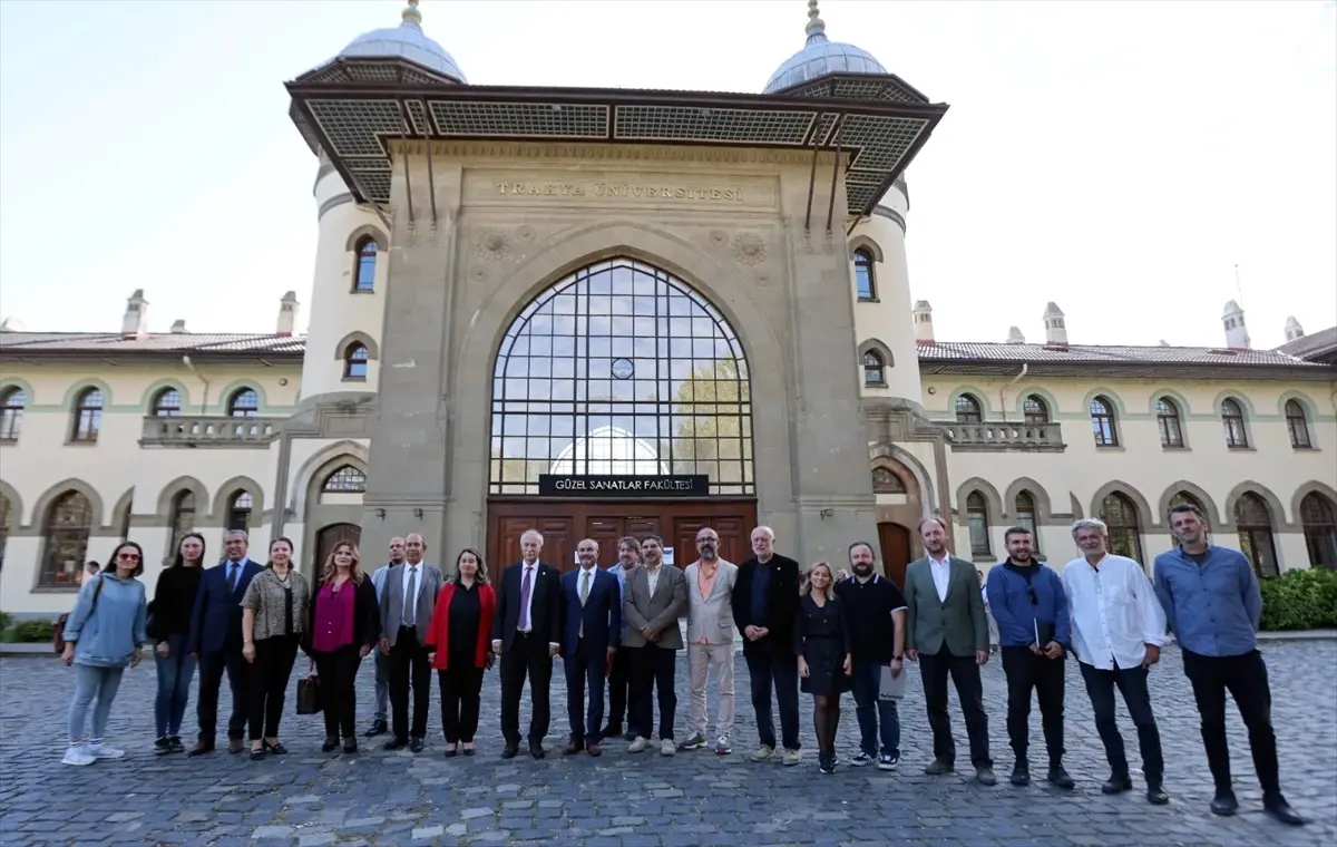 Trakya Üniversitesi\'nde Metal Heykel Sergisi