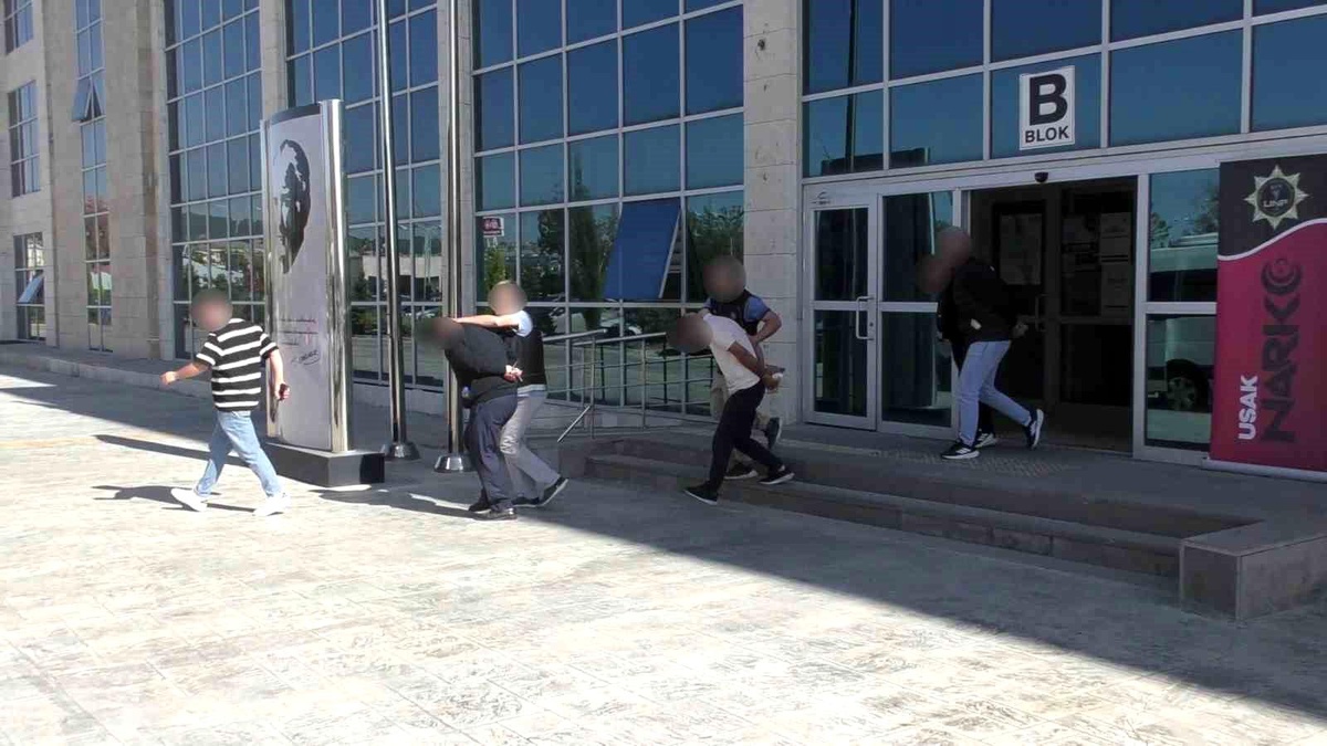 Uşak\'ta Uyuşturucu Operasyonu: 5 Tutuklama