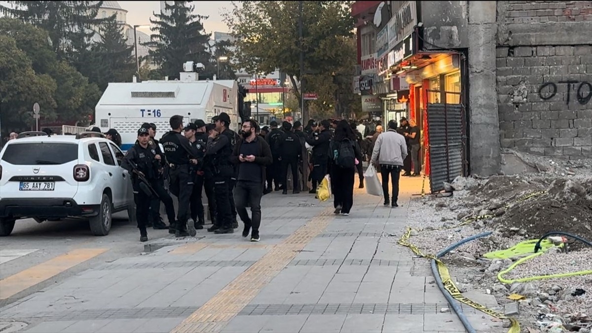 Van\'da Gruplar Arasında Kavga