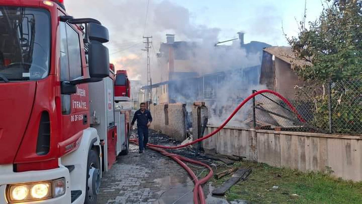 Beypazarı\'nda Elektrik Kontağı Yangını