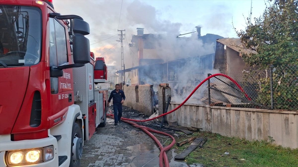 Beypazarı\'nda Yangın: 85 Yaşındaki Kadın Kurtarıldı