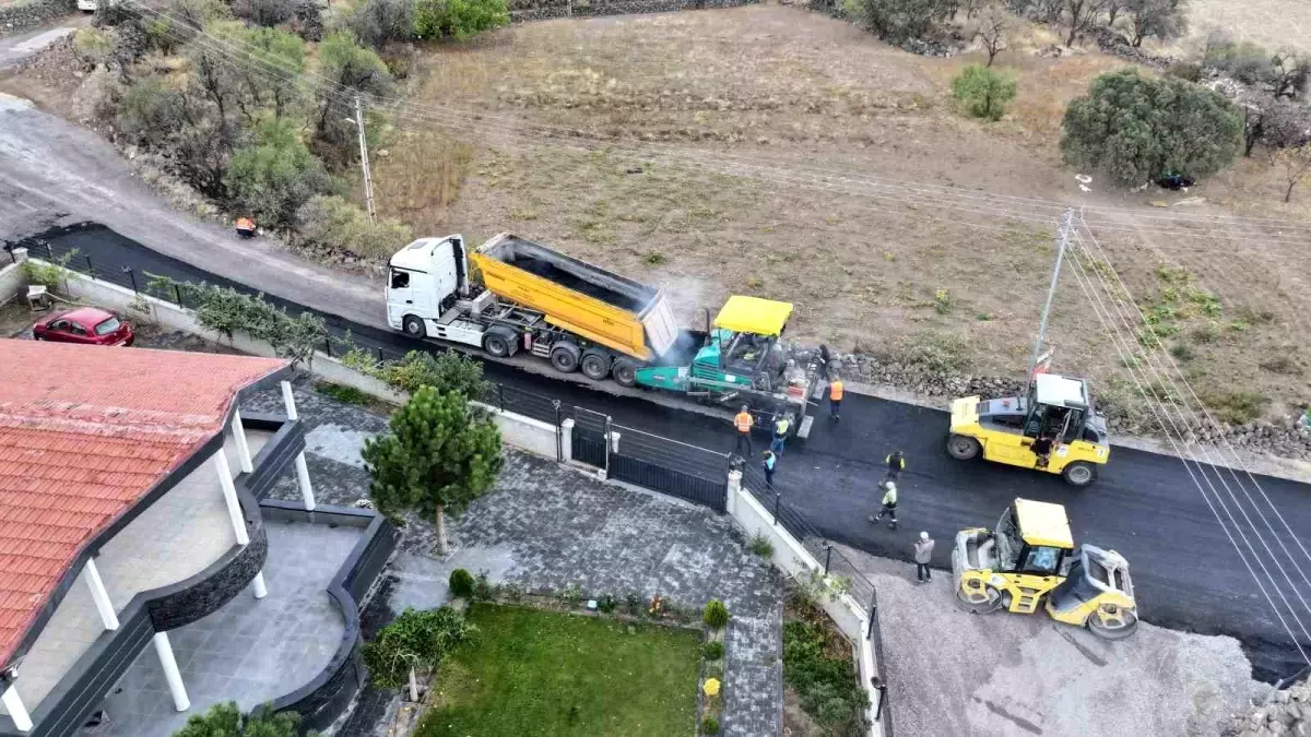 Hacılar\'da 2,7 Kilometrelik Yol Çalışmaları Devam Ediyor