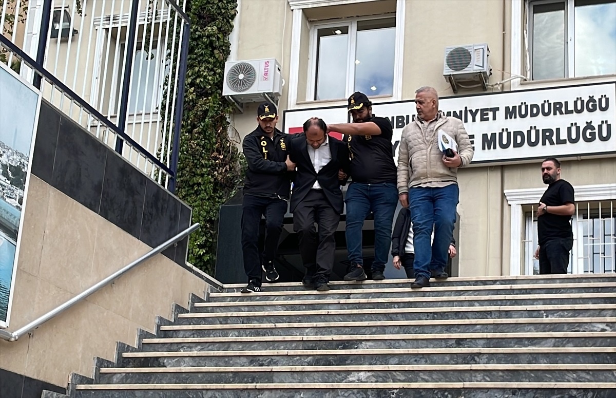 Beşiktaş\'ta Öğretmene Silah Çekme Suçlaması